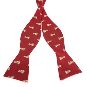 Saddlebred Mens Adjustable Bowtie Silk Blend Maroon Golden Retriever AOP